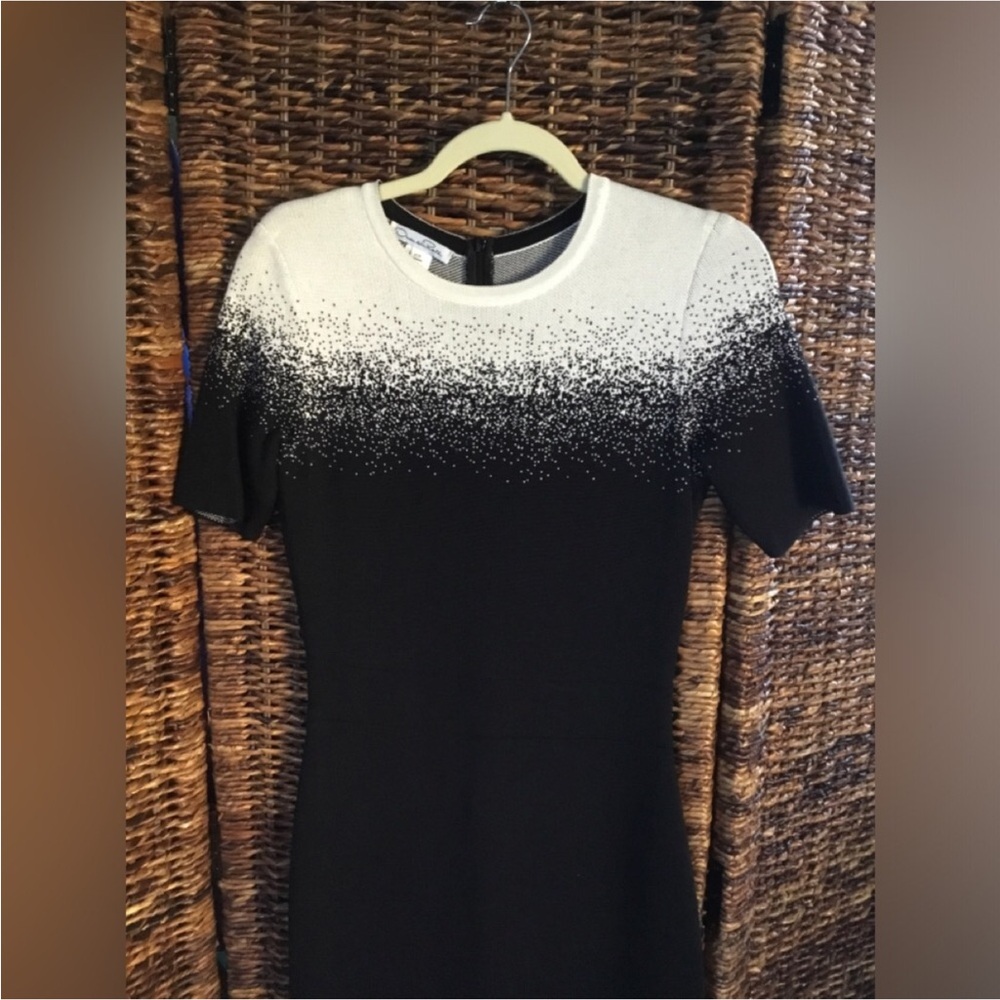OSCAR DE LA RENTA SHORT SLEEVE DRESS BACK HIDDEN ZIP SIZE MEDUIM VIRGIN WOOL - Picture 2 of 15